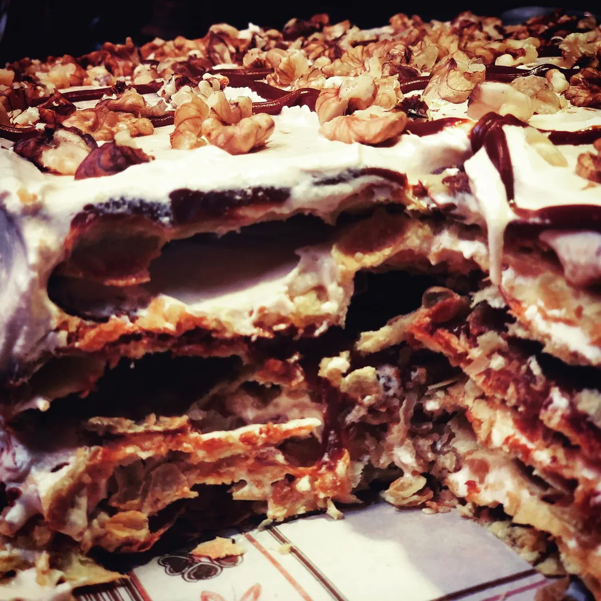 Turrón salteño en capas con nueces y dulce de leche